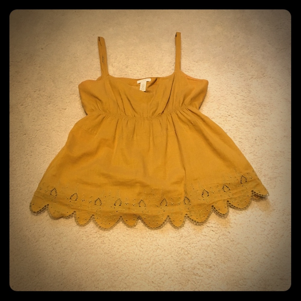 Fitted decorative tank top